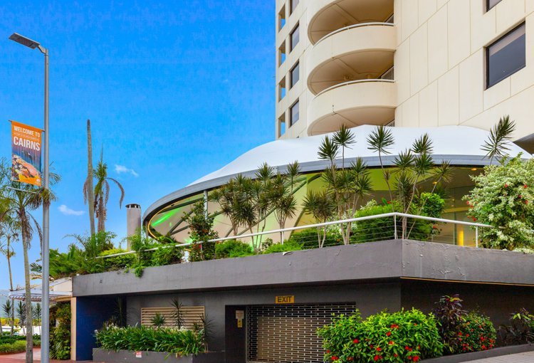 cairns commercial shade sails Hilton Cairns